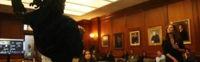 开云-莫兰特法庭砸球 以正当防卫为由尝试为斗殴脱罪