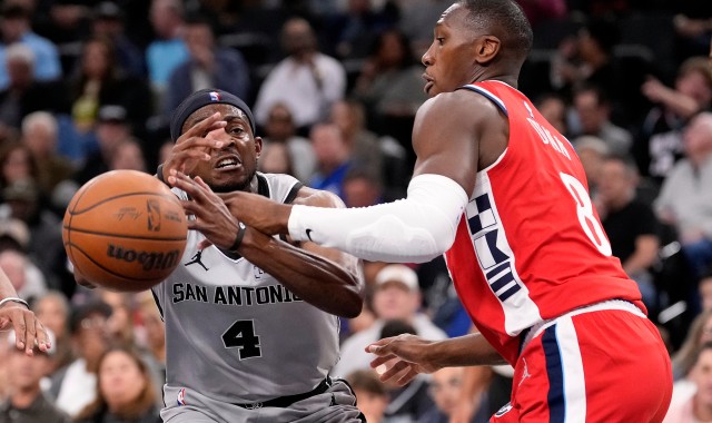 kaiyun-福克斯22+8莱昂纳德24分 马刺三杀横扫快船豪取11连胜