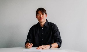 官方：法兰克福二队签下日本球员花城琳斗和韩国球员金允道