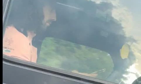 开云-太阳报：库库雷利亚被拍到开车时用手机，或面临处罚