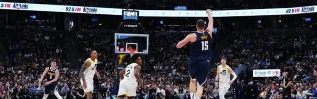 开云官网-真的不在乎数据！约基奇再进后场三分 赛季20中2