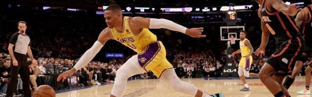 开云官网-抹平25分差距却无力赢球 湖人成本赛季过山车之王